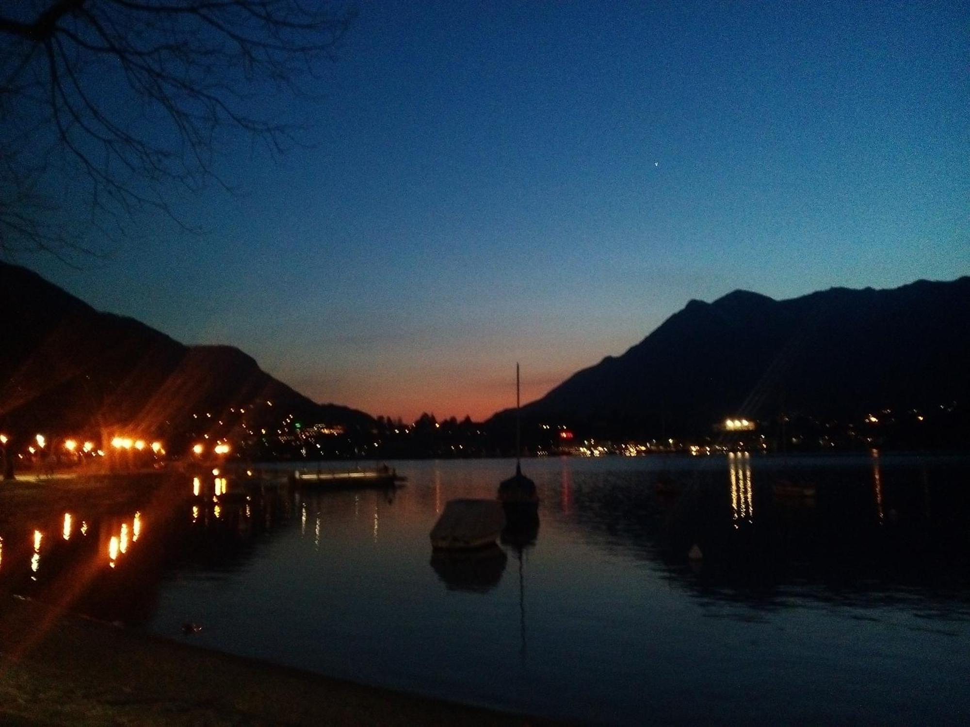Meridian House Lecco Esterno foto